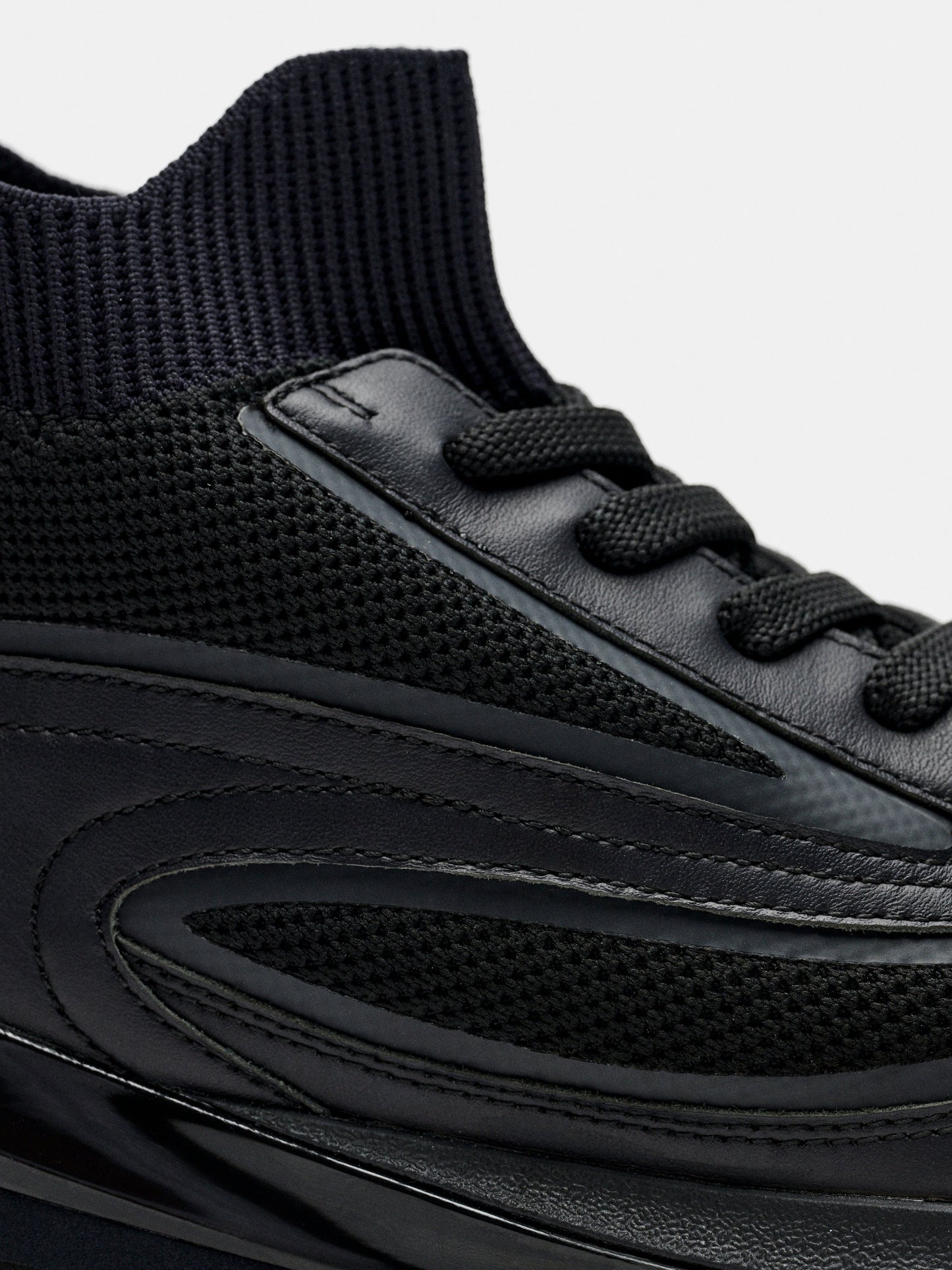 Seven Flyknit Runner Black